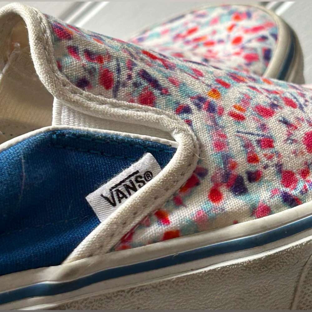 VANS off the wall slip in shoes women’s size 6